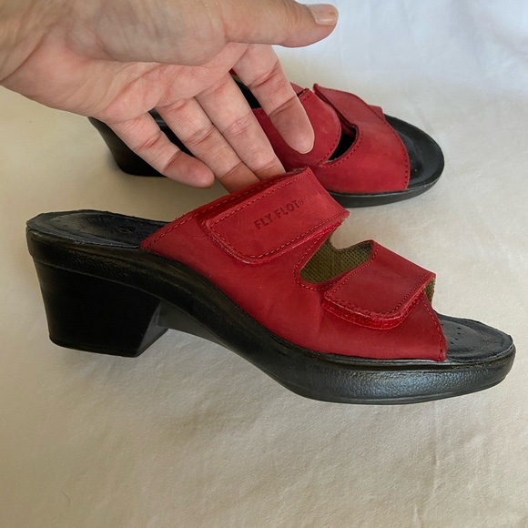 Fly Flot Womens Slides Sandals Red Double Strap Low Heel Wedge Slip On 37 US 6 - Picture 2 of 11